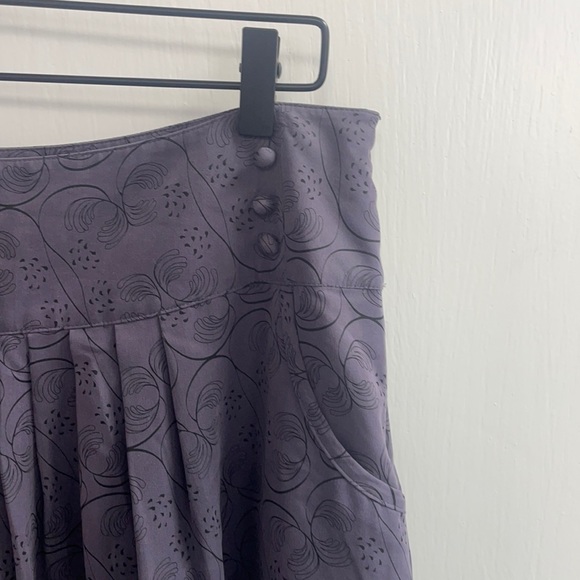 R Women’s Casual Skirt (4244) - Picture 3 of 6